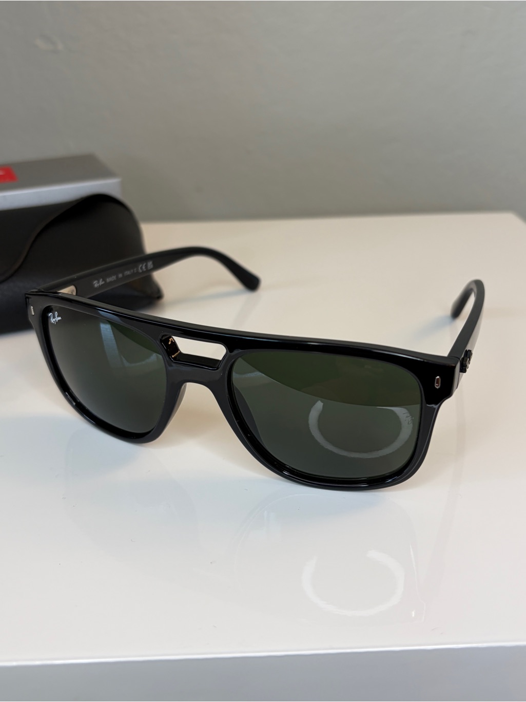 Men’s Ray-Ban Black Frame Acetate Sunglasses With Green Lenses